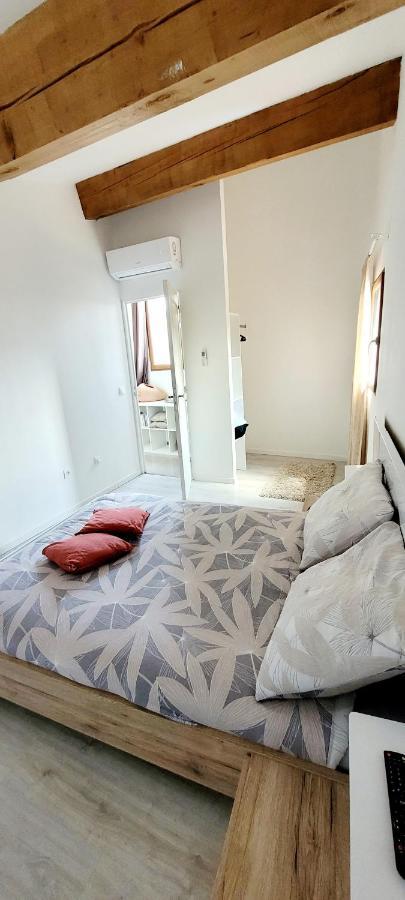 Charmant Duplex Au Coeur Du Village Cotignac Bagian luar foto