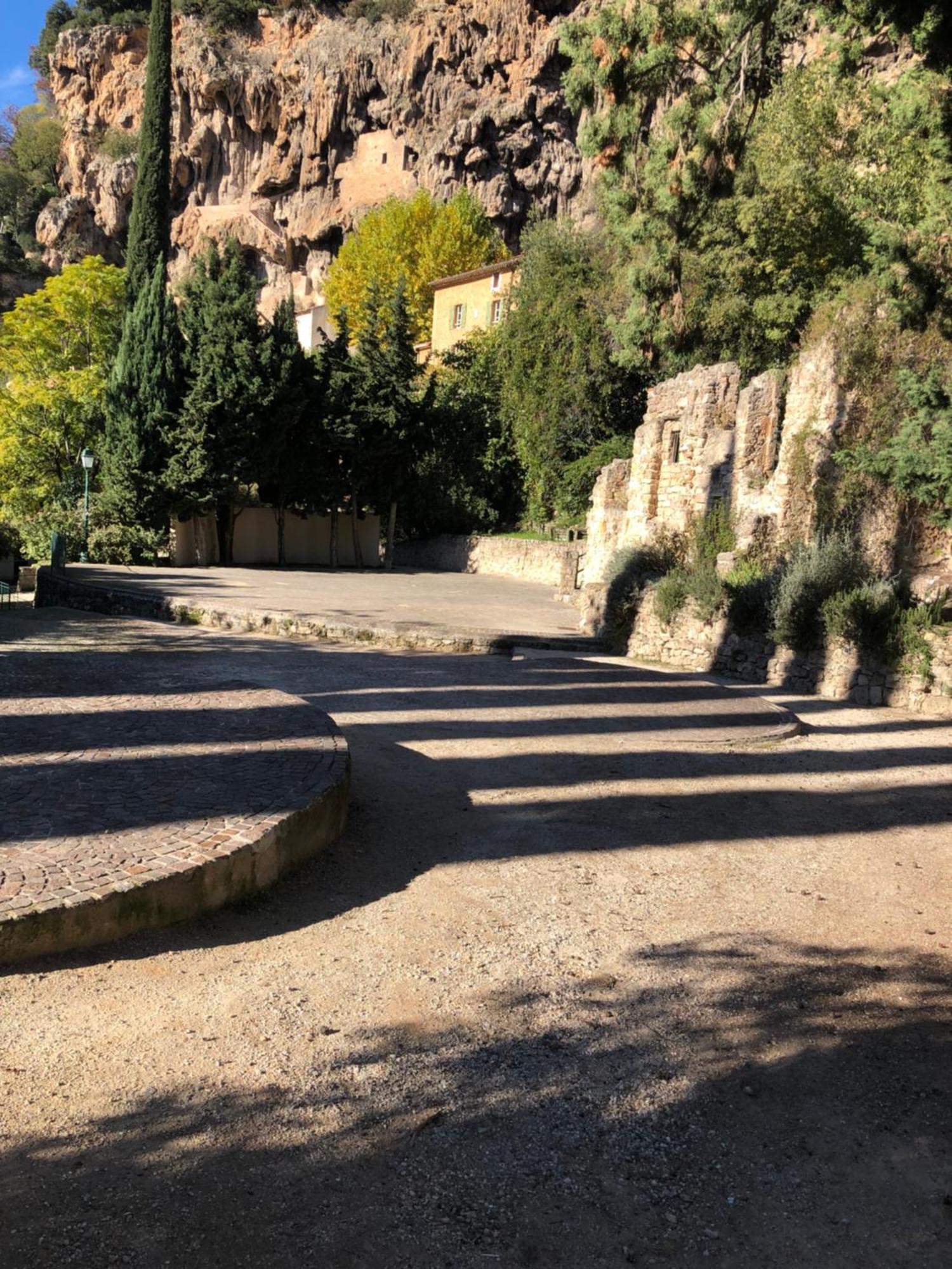 Charmant Duplex Au Coeur Du Village Cotignac Bagian luar foto