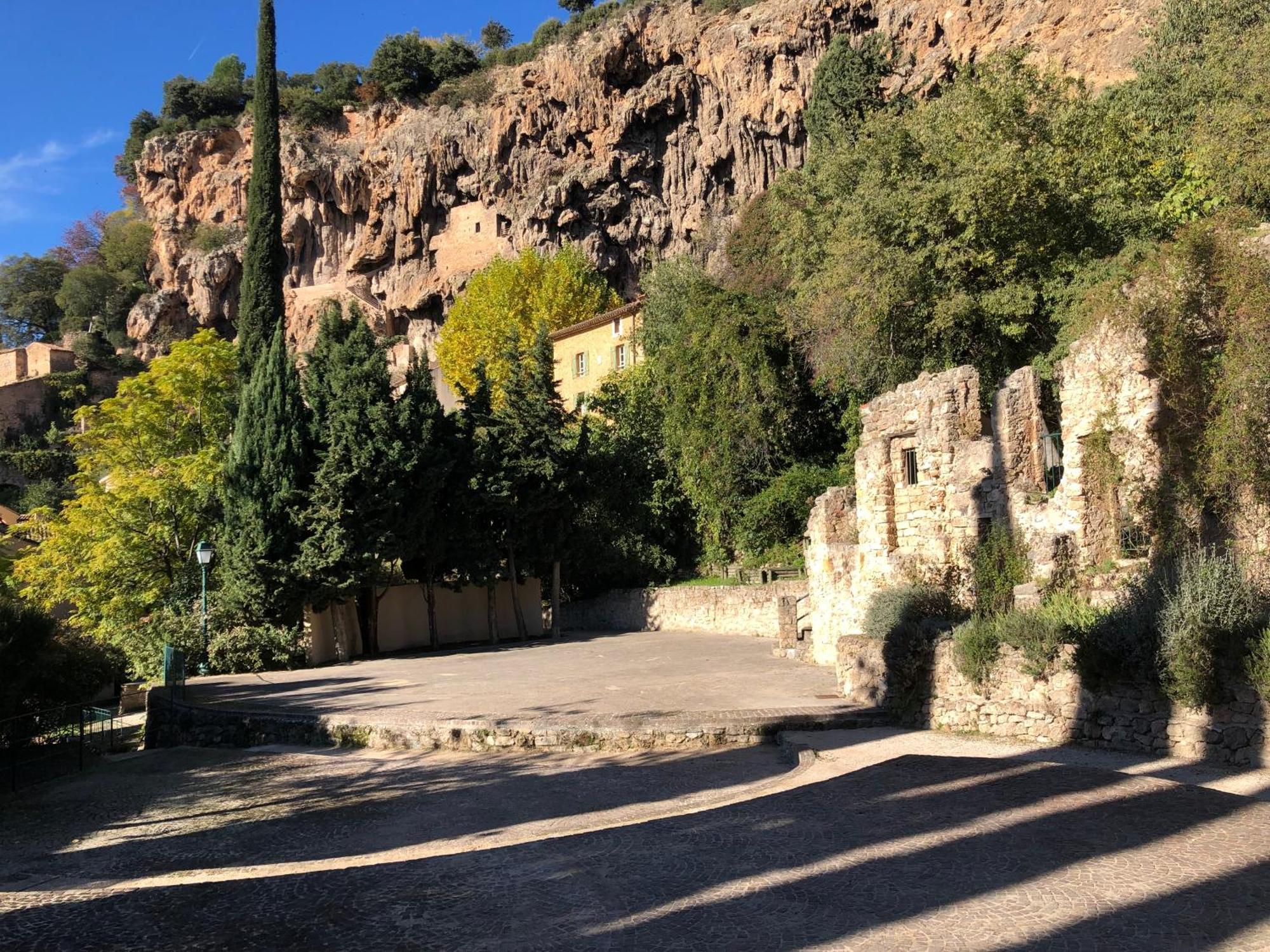 Charmant Duplex Au Coeur Du Village Cotignac Bagian luar foto
